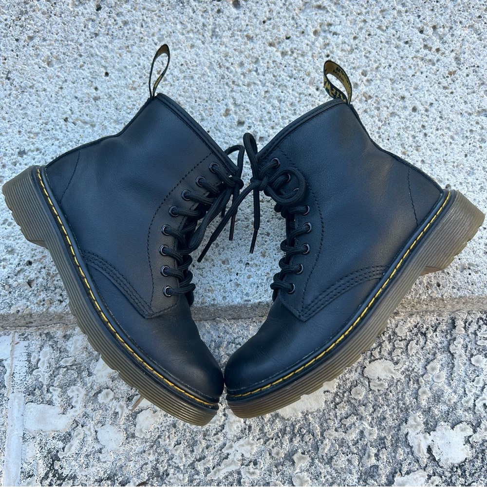 Dr Martens Docs lace up boots 1460 kids size 1 black leather combat style - Picture 4 of 7
